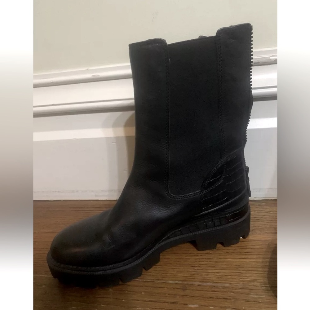 Sam Edelman Genia Lug Sole Chelsea Boot